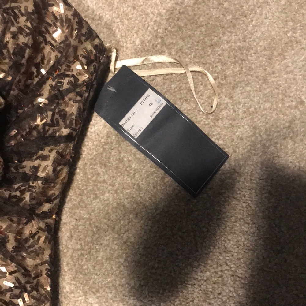 Spring wedding dress ! Sequence black and gold dress - Picture 4 of 4